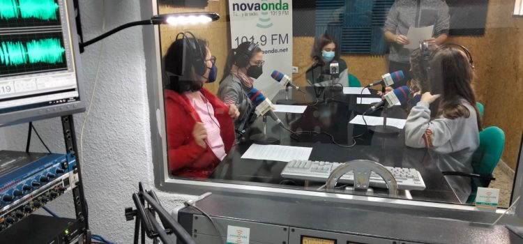Los alumnos de 4° ESO en la emisora Novaonda:3/02/2022